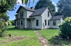 4450 Barnett Ridge Rd, Fleming, OH 45729