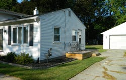 6922 Calson Drive, Lansing, MI 48911