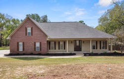 170 Parkway Square, Pearcy, AR 71964