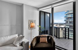 45 SW 9th St, Miami, FL 33130