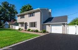 31 Hosford Avenue, Leonardo, NJ 07737