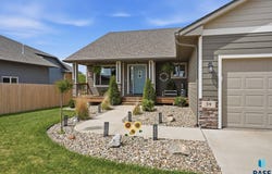 39 N 6th St, Baltic, SD 57003