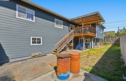 587 N BAXTER St, Coquille, OR 97423