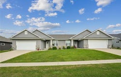 850 Rogers St, Robins, IA 52328