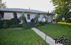 586 S Day St, Powell, WY 82435