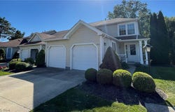 1202 Pinecrest Place, Willoughby, OH 44094