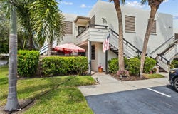 521 LAKESIDE Drive, BRADENTON, FL 34210