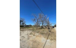 300 Starkey Street, Bangs, TX 76823