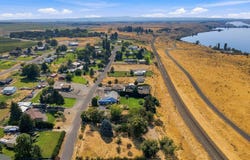 227 LAKEVIEW DR, Burbank, WA 99323