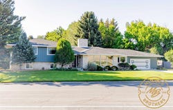 920 Skyline Dr, Cody, WY 82414