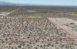 141st St E, Pearblossom, CA 93553