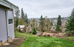 301 EDGEWOOD Dr, Silverton, OR 97381