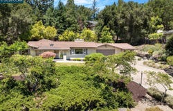 19 Valley Dr, Orinda, CA 94563