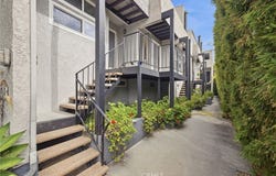 4018 Redwood Avenue, Los Angeles, CA 90066