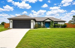 5013 Dania Circle, Labelle, FL 33935