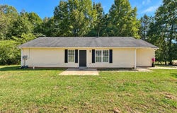 200 Pine Ridge Drive, Carrollton, GA 30117