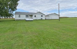 22932 C16, Akron, IA 51001