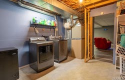 1523 Glenn Brooke Woods Circle, Ballwin, MO 63021