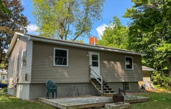 7 Pinewood Street, Orono, ME 04473