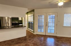 8611 Datapoint, San Antonio, TX 78229-3252