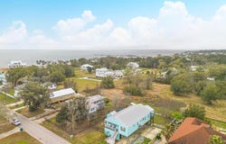 139 Sarahs Lane, Waveland, MS 39576