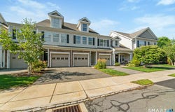 86 Park Place Circle, West Hartford, CT 06110