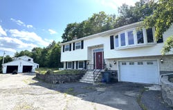 902 Eastern Avenue, Augusta, ME 04330