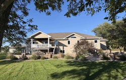 1103 S Dewald St, Freeman, SD 57029
