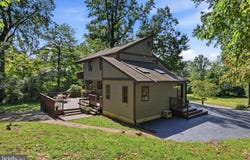 3 STEPHEN DR, GLEN MILLS, PA 19342