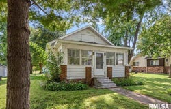 108 Buttell Street, Elkhart, IL 62634