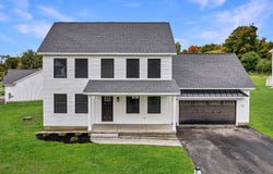 11 Robin Way, Chester, NH 03036