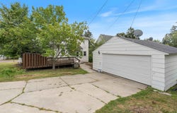 2337 E 8th St, Duluth, MN 55803