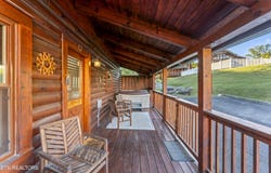 526 Blackberry Ridge Way, Pigeon Forge, TN 37863