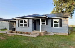 402 Pine St, Frederick, OK 73542
