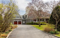 16 Middle Drive, Manhasset, NY 11030