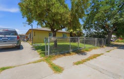 110 E 2nd Street, Hanford, CA 93230