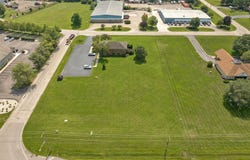 2004 Holian Drive, Spring Grove, IL 60081