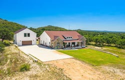 147 Gray Wolf, Blanco, TX 78606