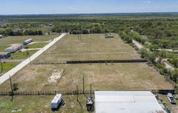 181 Aguila Dr, Lockhart, TX 78644