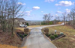 375 TURKEY KNOB Ln, Counce, TN 38326