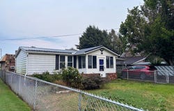 900 Broadway St, Middleport, OH 45760