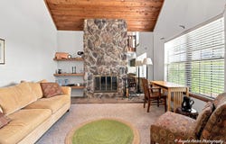 742 Glen Way, Gurnee, IL 60031