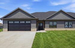 239 Gavin Circle, Peosta, IA 52068