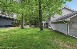 296 Scotch Pine Drive, Pocono Summit, PA 18346