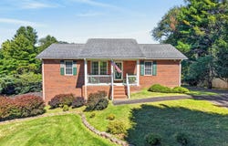 110 Williams St, Galax, VA 24333