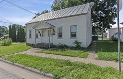202 E 1st Street, Waterloo, IL 62298