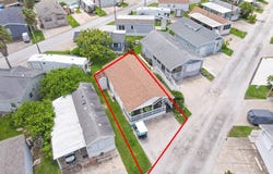 746 E Clam Circle, Port Isabel, TX 78589
