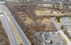 2068 Route 130, Florence, NJ 08518