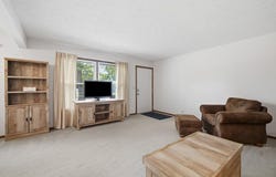 1138 Village Ln, Ashland, OH 44805