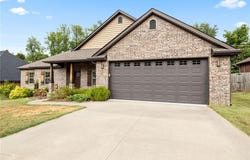 2304 Vail DR, Van Buren, AR 72956